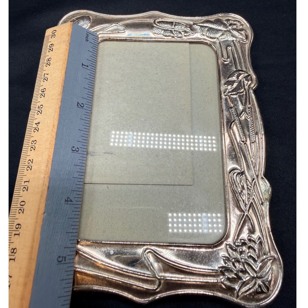 Art Nouveau Style Silver Tone Floral Embossed Picture Frame 3.5x5 Scalloped - Picture 2 of 5